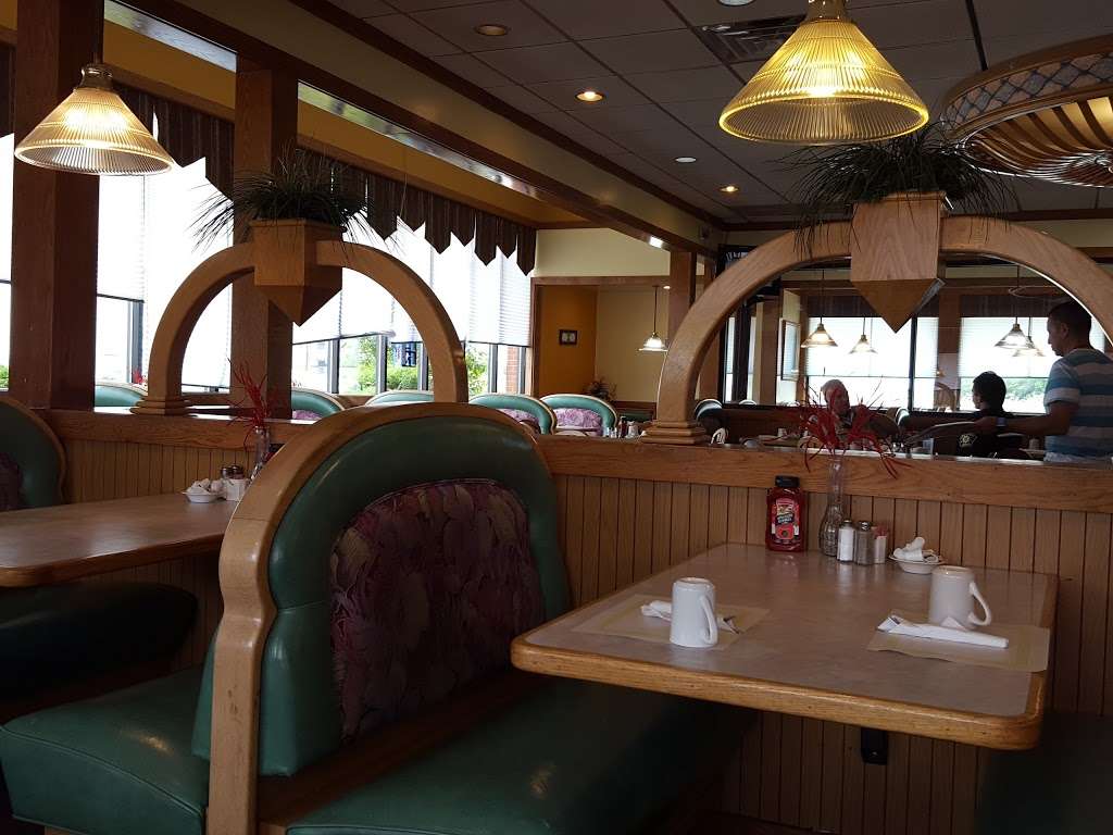 Phoenix Family Restaurant | 12440 75th St, Kenosha, WI 53142 | Phone: (262) 857-3635