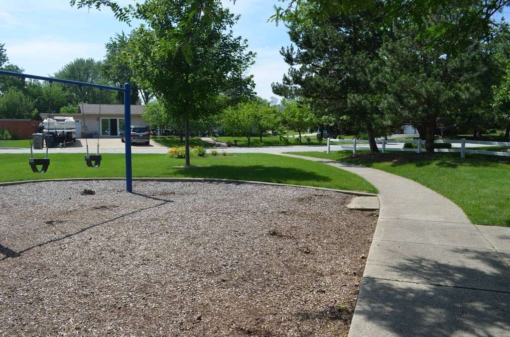 Bill Young Park | 15251 Huntington Ct, Orland Park, IL 60462 | Phone: (708) 403-6219