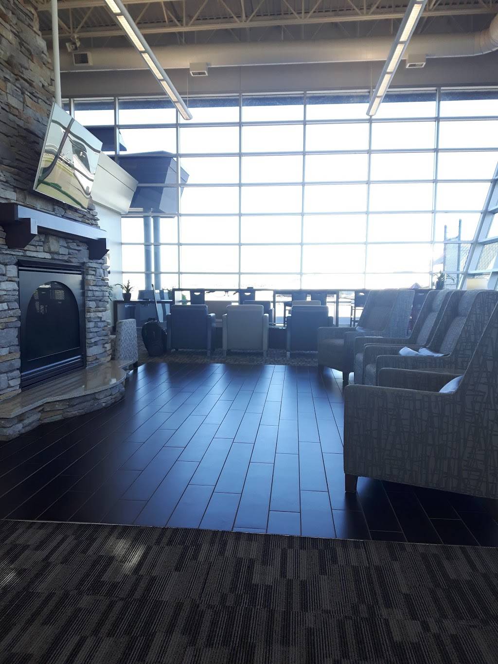 Signature Flight Support MSP - Minneapolis St. Paul Intl Airpor | 3800 E 70th St, Minneapolis, MN 55450, USA | Phone: (612) 726-5700