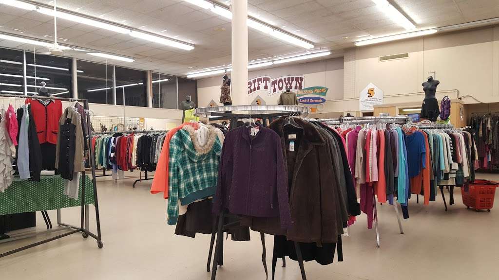 Thrift Town | 1516 S Westmoreland Rd, Dallas, TX 75211, USA | Phone: (214) 337-8979