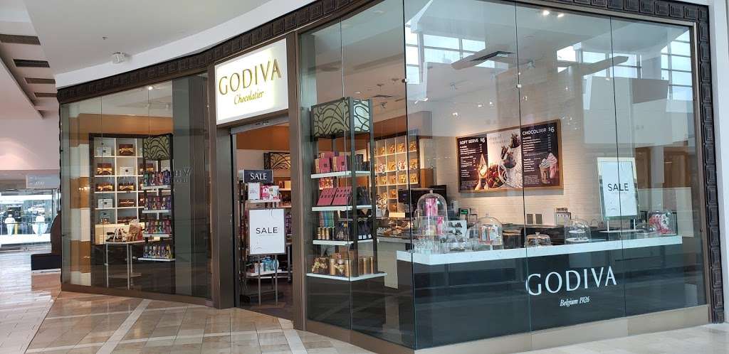 Godiva Chocolatier | 2162 Garden State Plaza Blvd, Paramus, NJ 07652, USA | Phone: (201) 843-2326