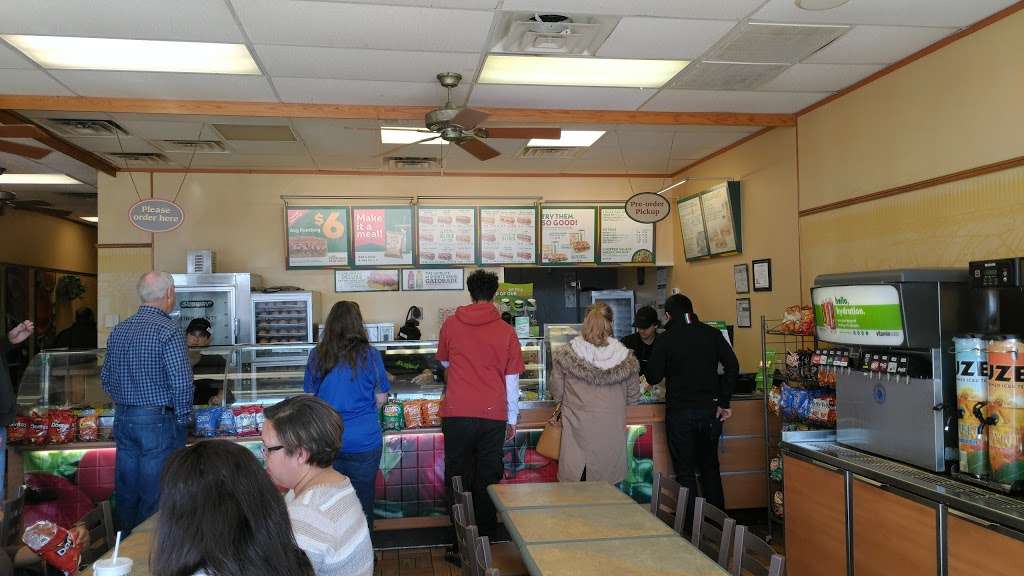 Subway | 2000 N Plano Rd, Richardson, TX 75082, USA | Phone: (972) 235-8446