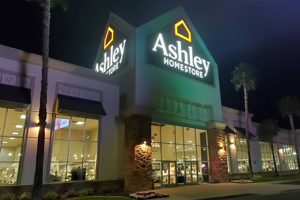 Ashley Furniture | 1601 Ashley Way, Colton, CA 92324, USA | Phone: (909) 825-4900