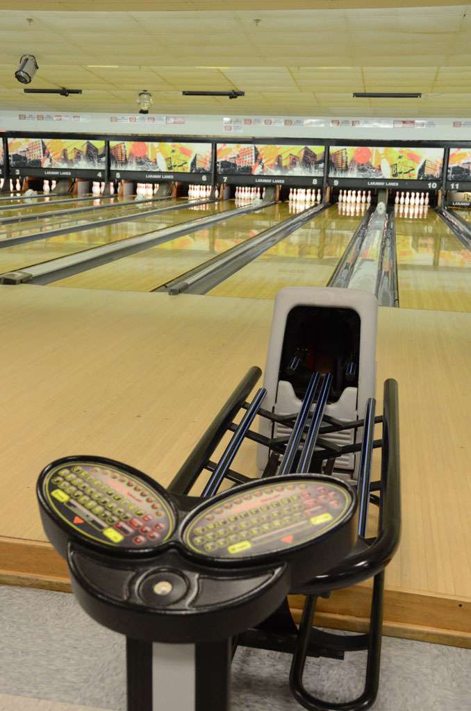 Laraway Lanes | 1009 W Laraway Rd, New Lenox, IL 60451, USA | Phone: (815) 485-5177