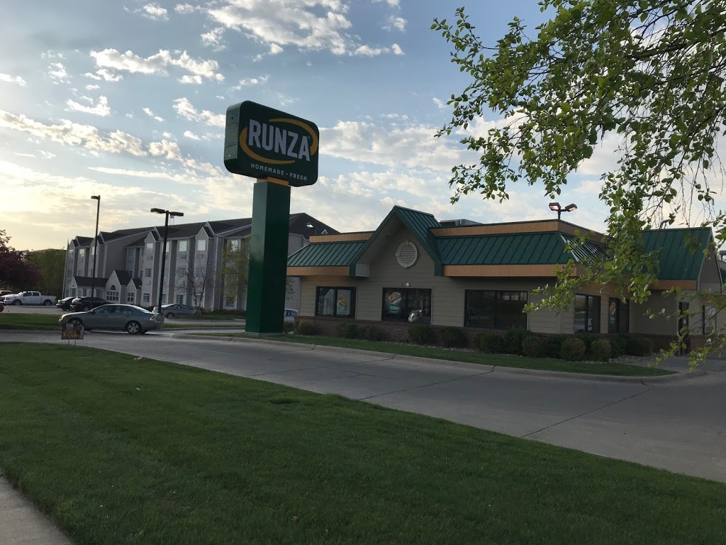 Runza Restaurant | 3002 Samson Way, Bellevue, NE 68123, USA | Phone: (402) 291-3133