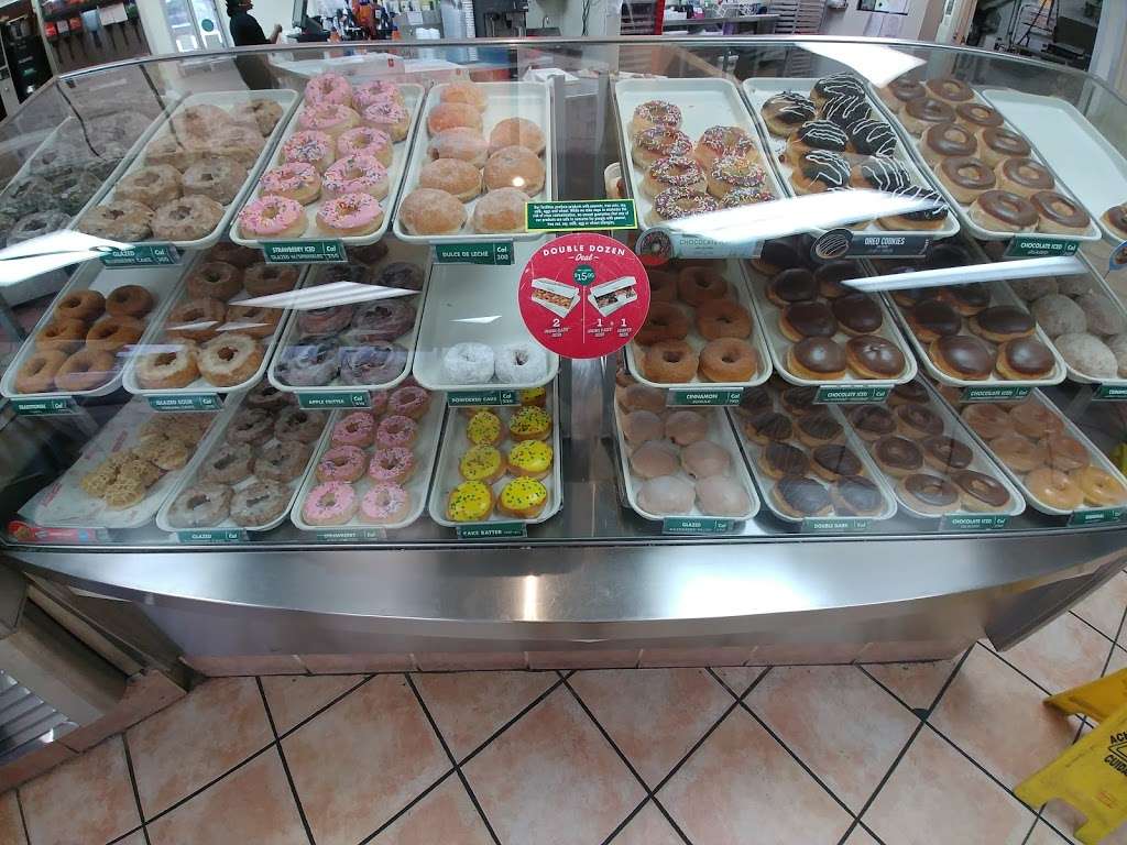 Krispy Kreme Doughnuts | 10010 W McNab Rd, Tamarac, FL 33321, USA | Phone: (954) 724-1008