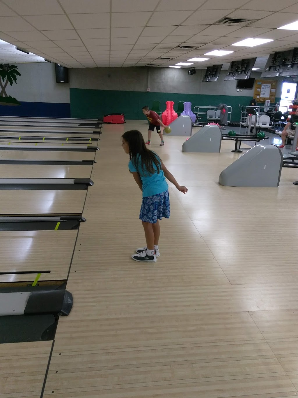 MacDill Lanes Bowling Center | 8216 Hangar Loop Dr, Tampa, FL 33621, USA | Phone: (813) 828-4005