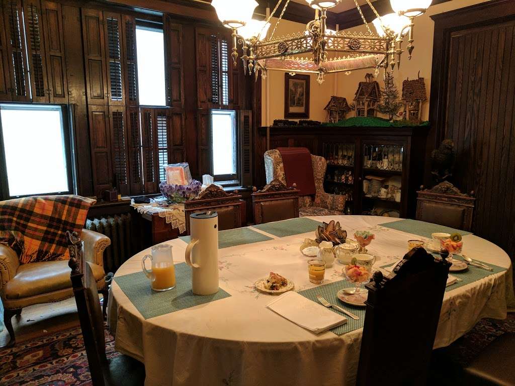 Gilded Cupid B & B | 40 W Broadway, Jim Thorpe, PA 18229, USA | Phone: (570) 325-5453