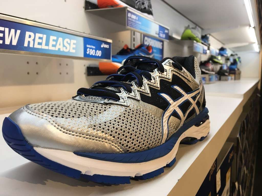 ASICS Outlet | 4976 Premium Outlets Way #508, Chandler, AZ 85226, USA | Phone: (480) 639-1915