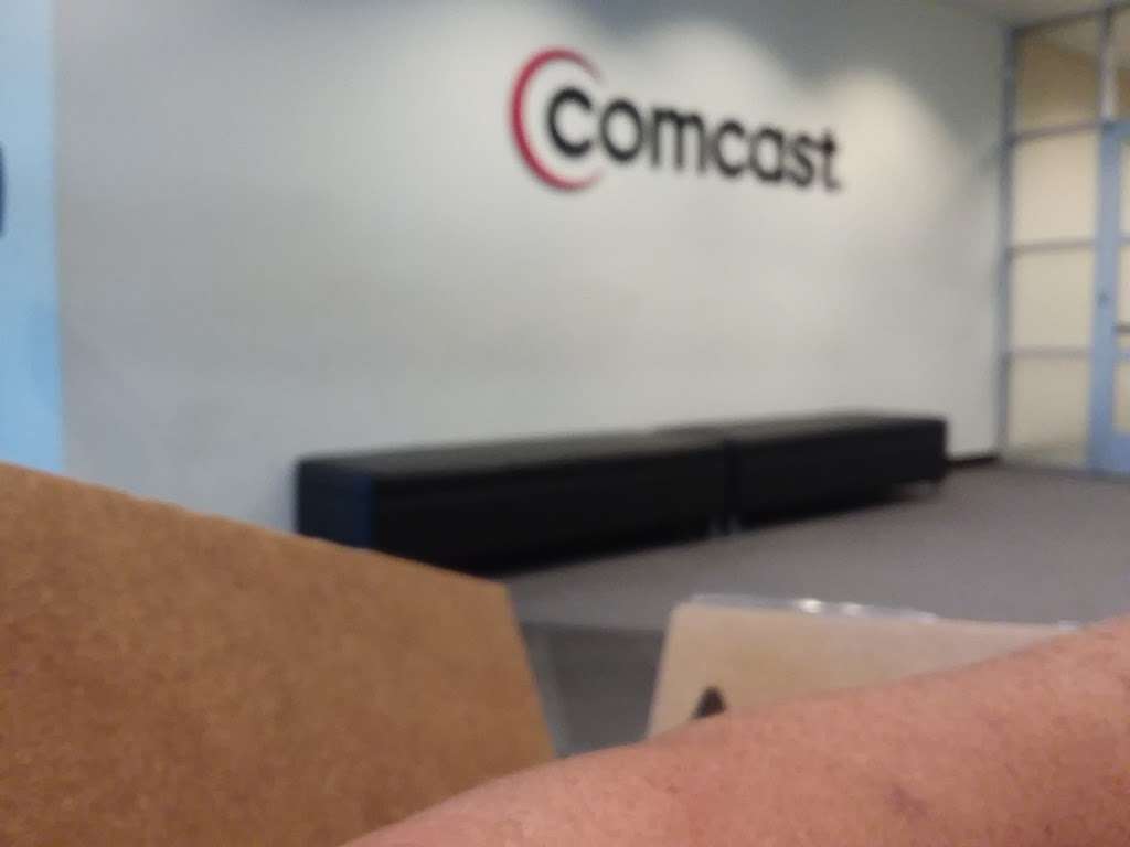 Comcast Service Center | 17700 Hoffman Way, Homewood, IL 60430, USA | Phone: (800) 934-6489