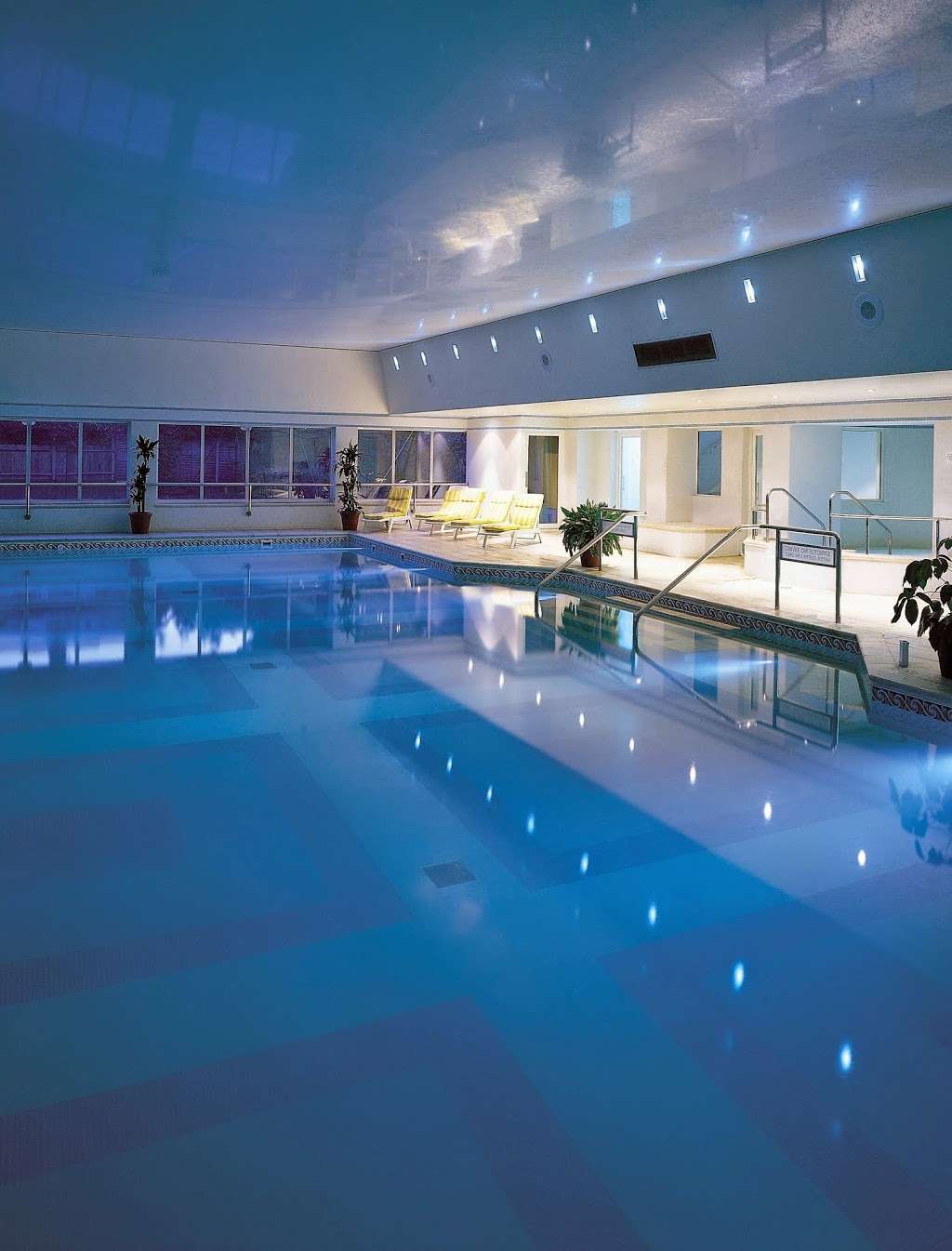 The Hogarth Health Club | Airedale Ave, Chiswick, London W4 2NW, UK | Phone: 020 8995 4600