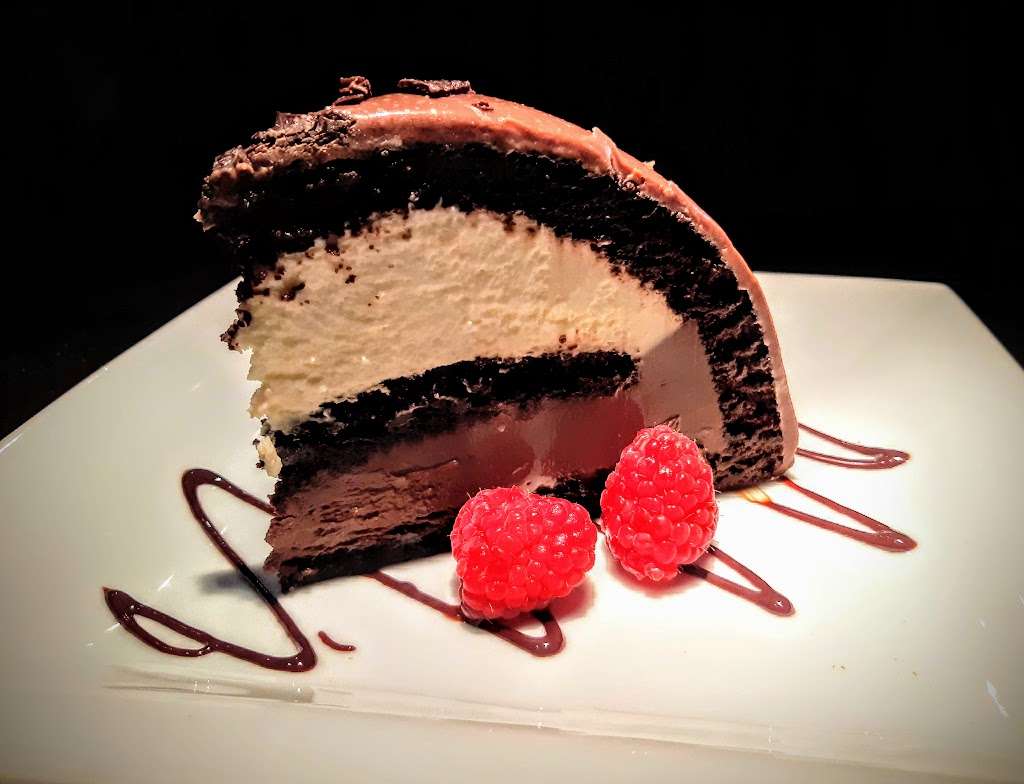 Papa Vinos Italian Kitchen | 1332 Hilltop Rd, St Joseph, MI 49085, USA | Phone: (269) 983-9900