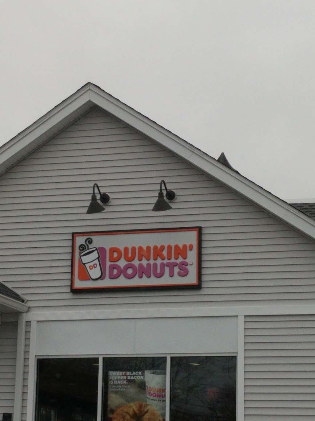 Dunkin Donuts | 128 Franklin St, Stoneham, MA 02180, USA | Phone: (781) 279-0153