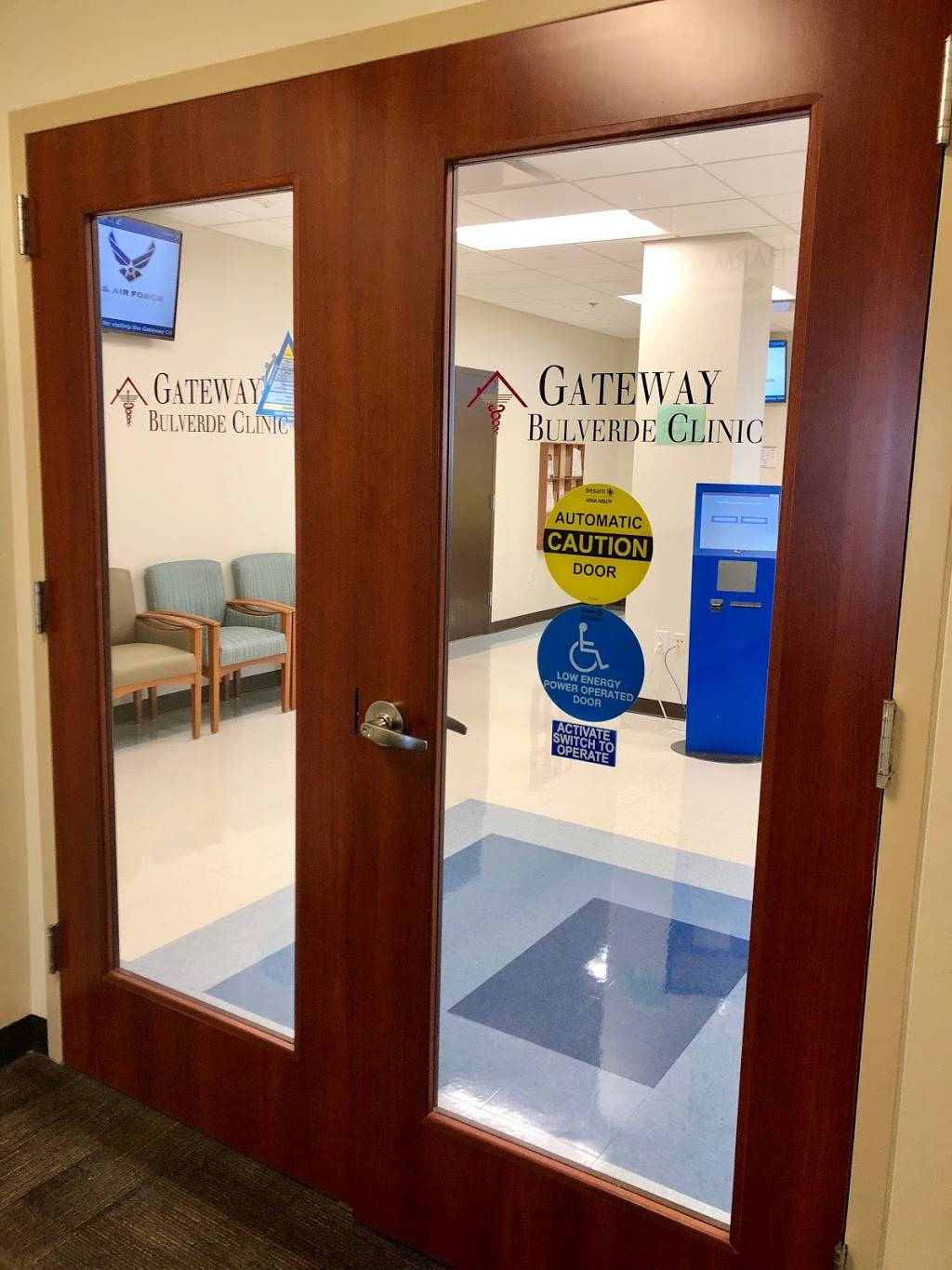 Gateway Bulverde Clinic | 25615 US-281 North, San Antonio, TX 78258, USA | Phone: (210) 916-9900