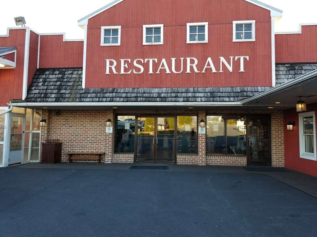 Hershey Farm Restaurant & Inn | 240 Hartman Bridge Rd, Ronks, PA 17572, USA | Phone: (800) 827-8635