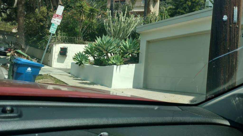 Stairs To Hollywood BLVD | 5683 Tryon Rd, Los Angeles, CA 90068, USA