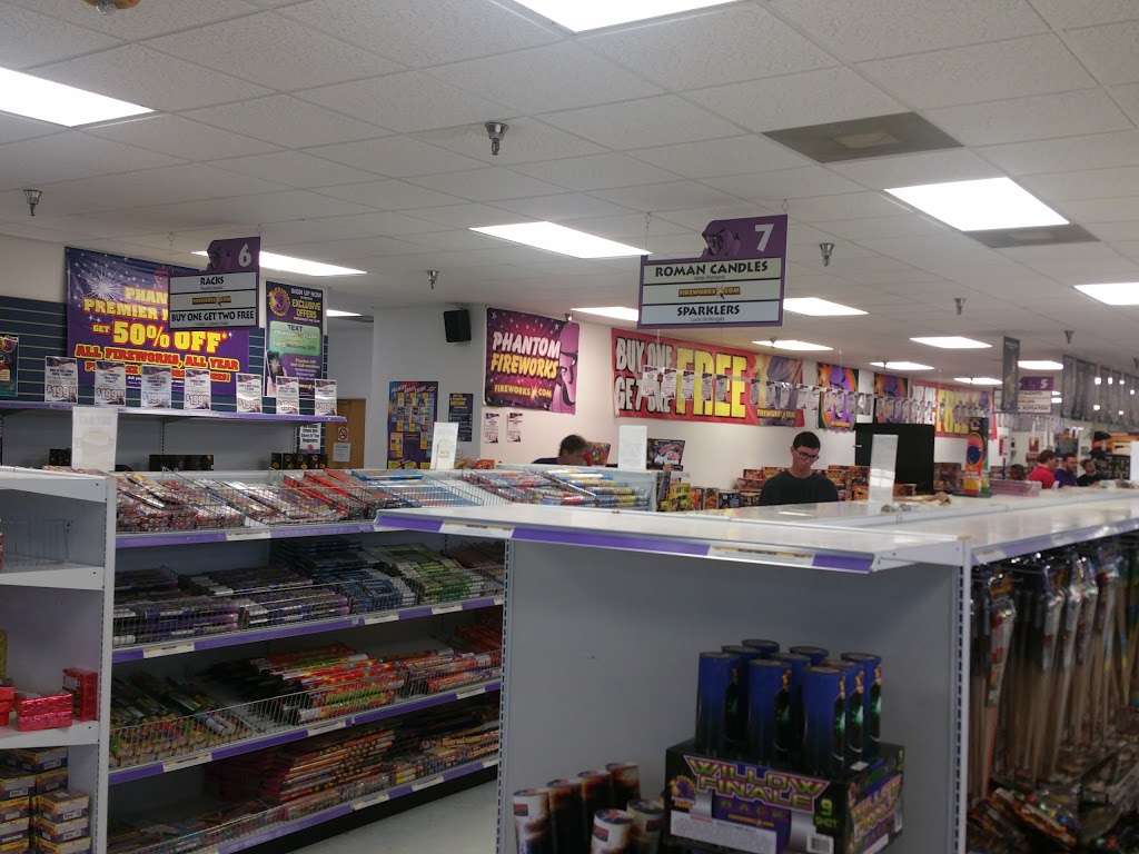 Phantom Fireworks of Cocoa | 2725 West King Street, FL-520, Cocoa, FL 32926, USA | Phone: (321) 631-3611