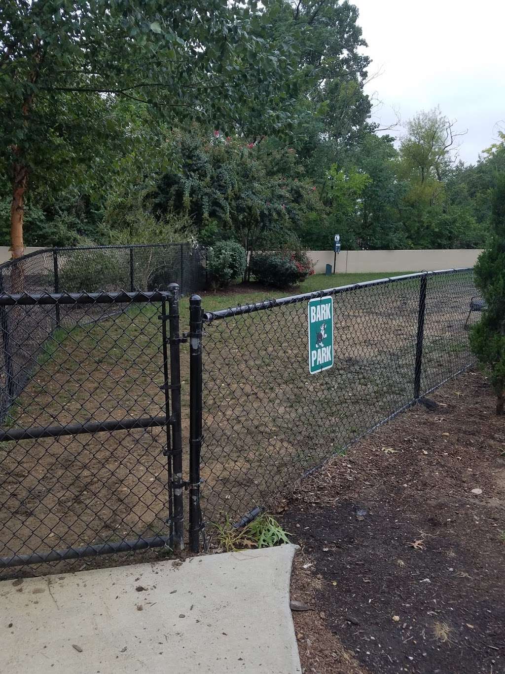 Dog Park | Arlington, VA 22206, USA | Phone: (703) 228-6525