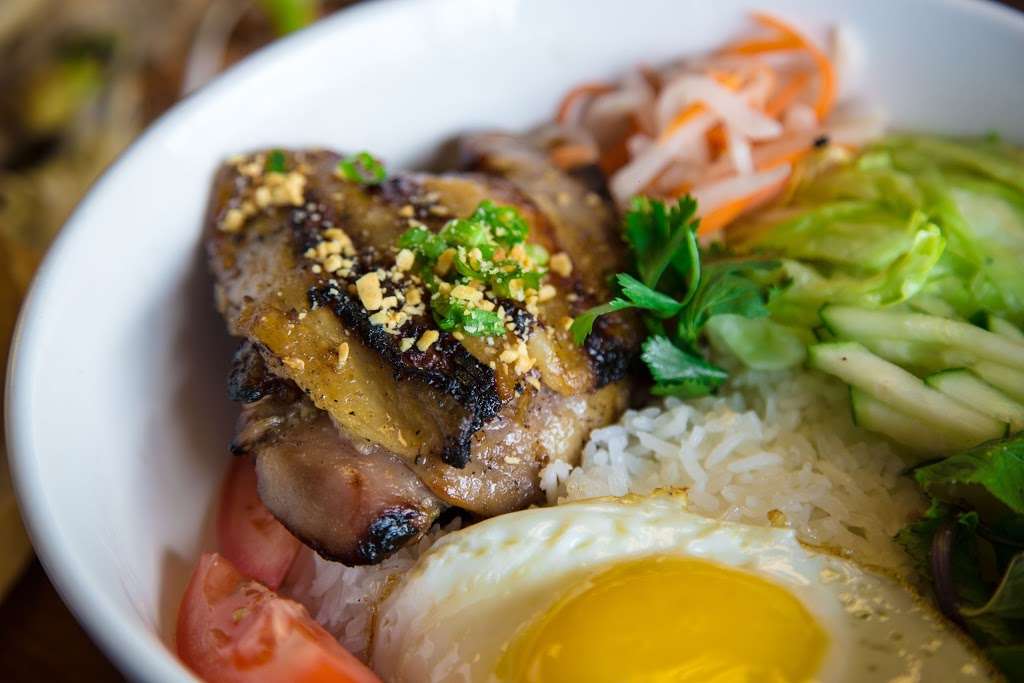 Viet Nomz 7581 University Blvd Winter Park Fl 32792 Usa