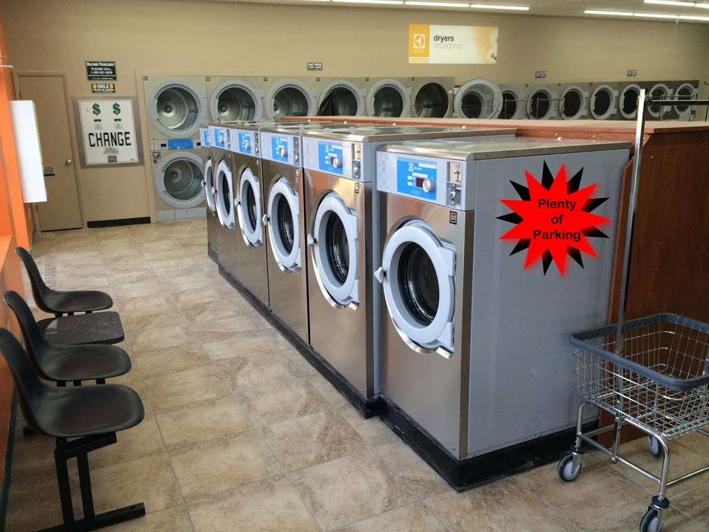 38th Street Coin Laundry | 3801 E 38th St, Indianapolis, IN 46218, USA | Phone: (800) 577-7103