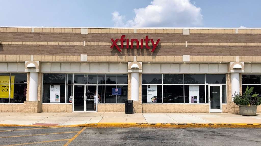 Xfinity Store by Comcast | 1122 W Boughton Rd, Bolingbrook, IL 60440, USA | Phone: (800) 266-2278