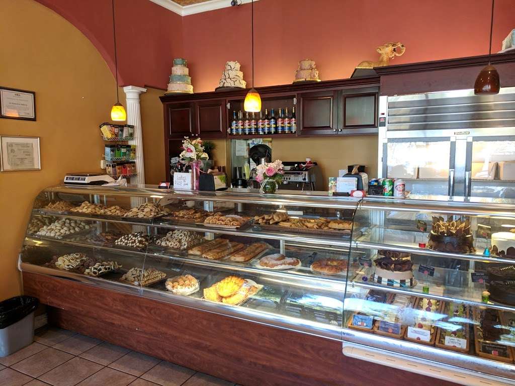 La Patisserie Bakery | 19758 Stevens Creek Blvd, Cupertino, CA 95014 | Phone: (408) 446-4744