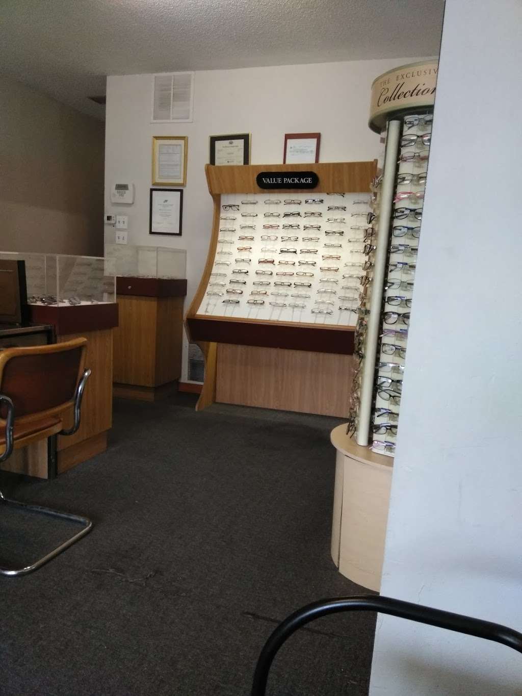 Eye Care For the Family Inc | 521 W Olney Ave, Philadelphia, PA 19120 | Phone: (215) 224-2347