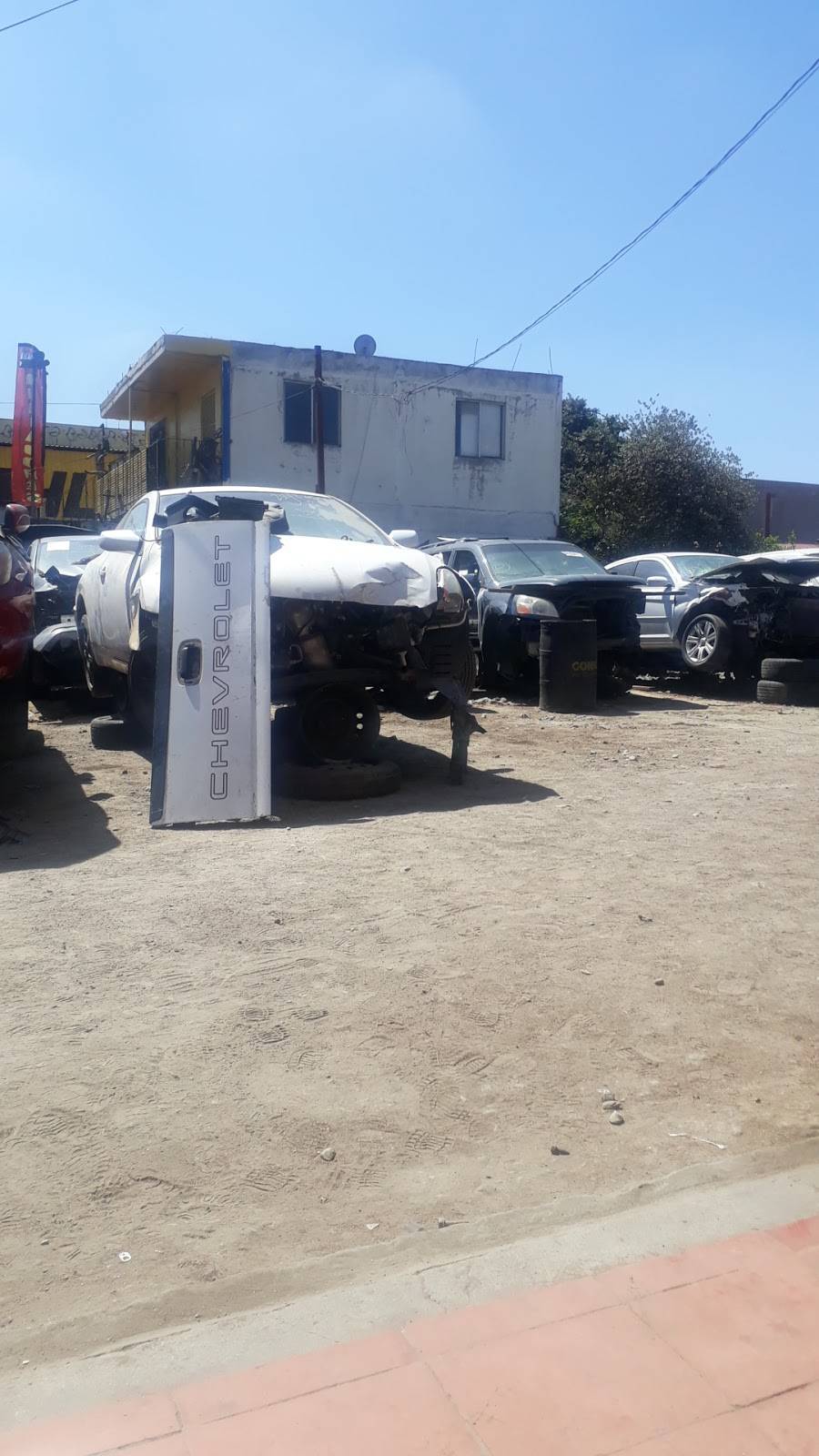 Padrinos Autopartes Usadas | Blvd. Diaz Ordaz 2227, Infonavit la Mesa, 22115 Tijuana, B.C., Mexico | Phone: 664 629 0573