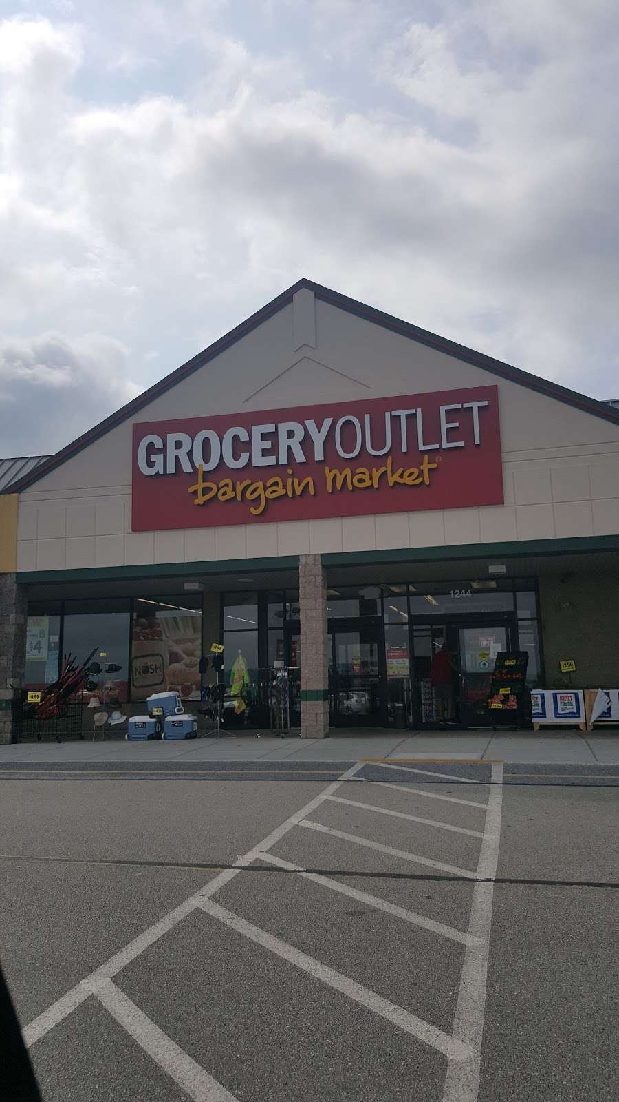 Grocery Outlet Bargain Market 1244 Greensprings Dr, York, PA 17402