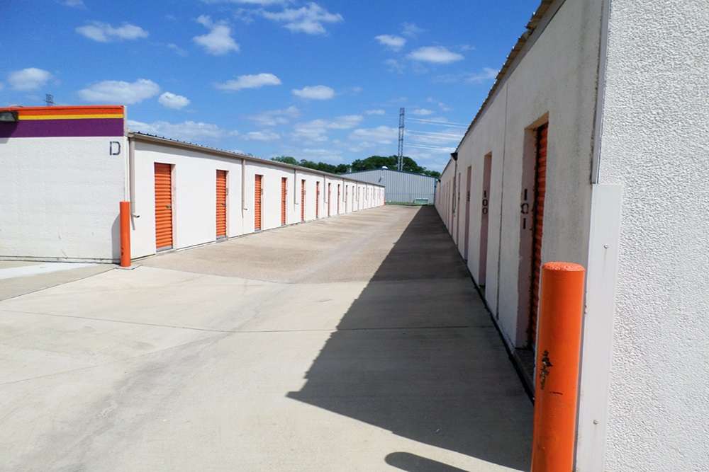 Public Storage | 11038 Alvin St, Dallas, TX 75218, USA | Phone: (972) 861-0680