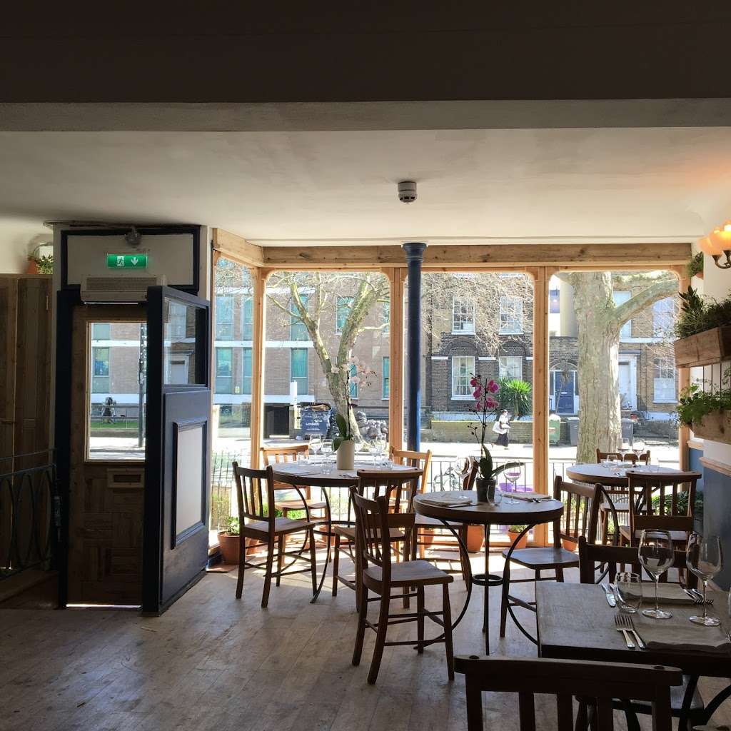 24 The Oval | 24 Clapham Rd, London SW9 0JG, UK | Phone: 020 7735 6111