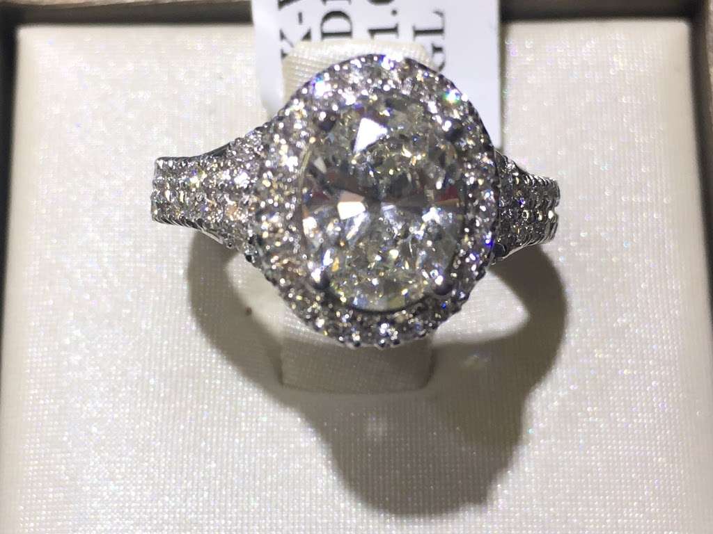 Upland Jewelry Mart | 1655 North Mountain Avenue 114, Upland, CA 91784 | Phone: (909) 985-0002