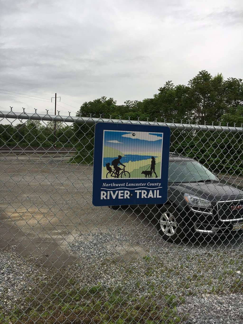 Northwest River Trail Parking | 101-157, PA-441, Columbia, PA 17512, USA