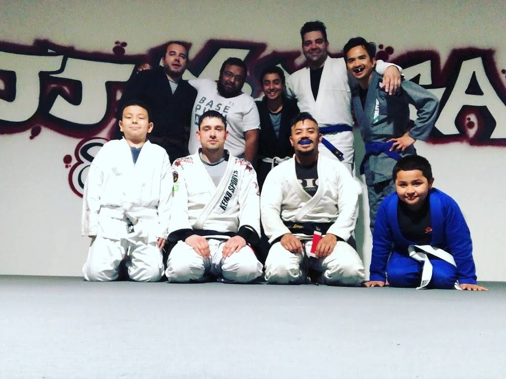 BJJ X Yoga Studio | 3700 S Iron St, Chicago, IL 60609, USA | Phone: (213) 925-3738