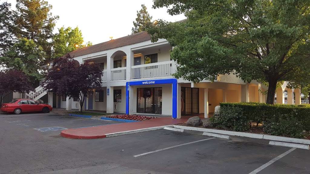 Motel 6 Santa Rosa North CA | 3145 Cleveland Ave, Santa Rosa, CA 95403, USA | Phone: (707) 536-0207