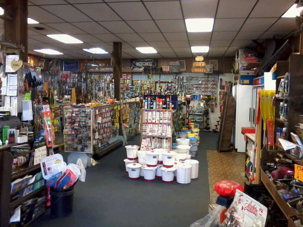 Toms Wholesale Bait Shop | 352 W Grove St #2, Middleborough, MA 02346 | Phone: (508) 947-9767