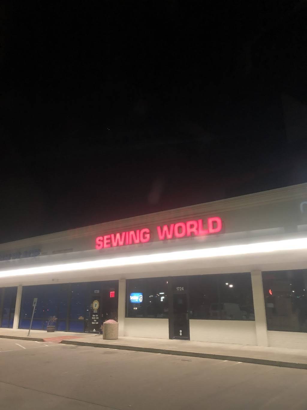 Sewing World, Inc. | 1724 Mall Cir, Fort Worth, TX 76116, USA | Phone: (817) 263-0572