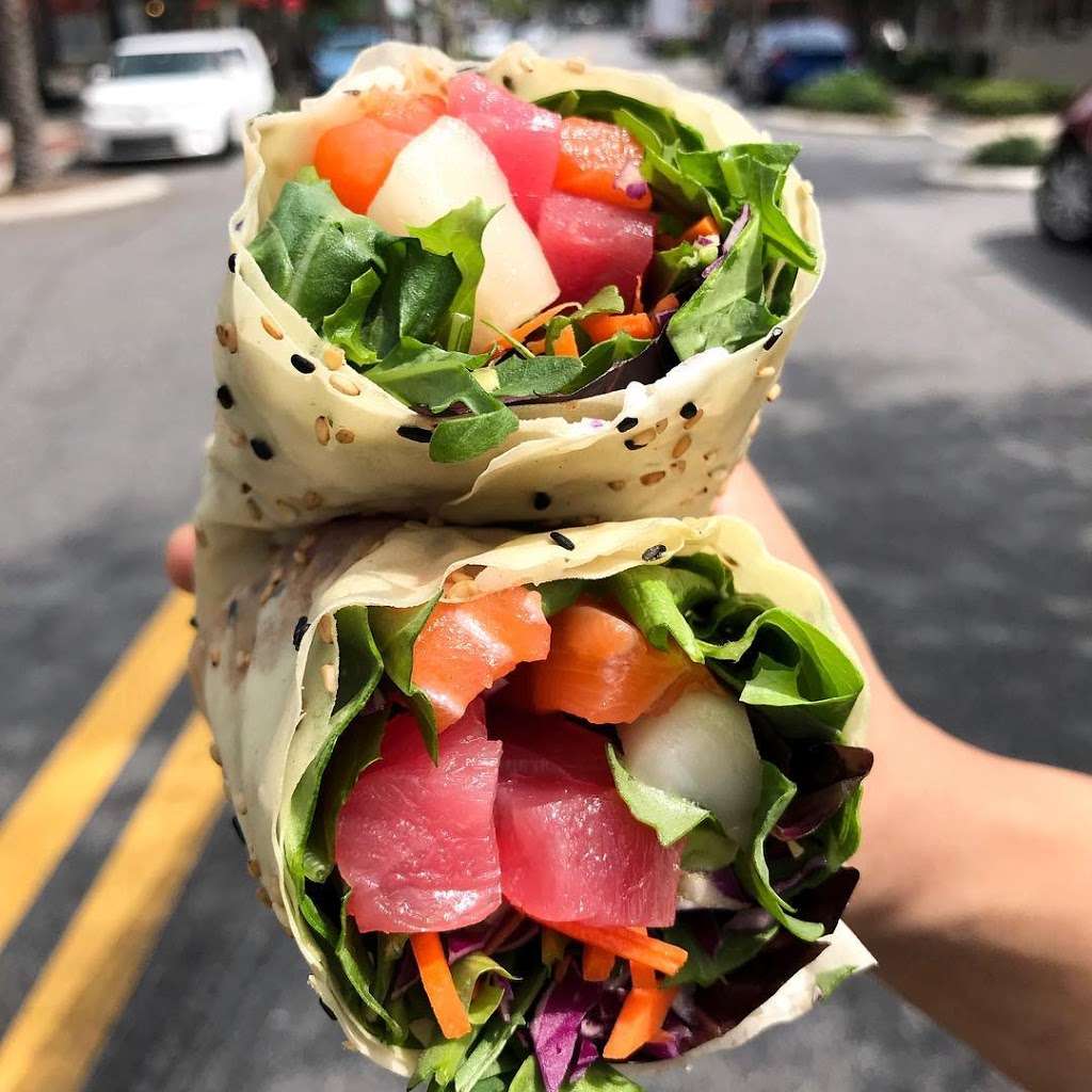 WAVE - Asian Bistro & Sushi | 301 N Baker St #106, Mt Dora, FL 32757, USA | Phone: (352) 383-9283