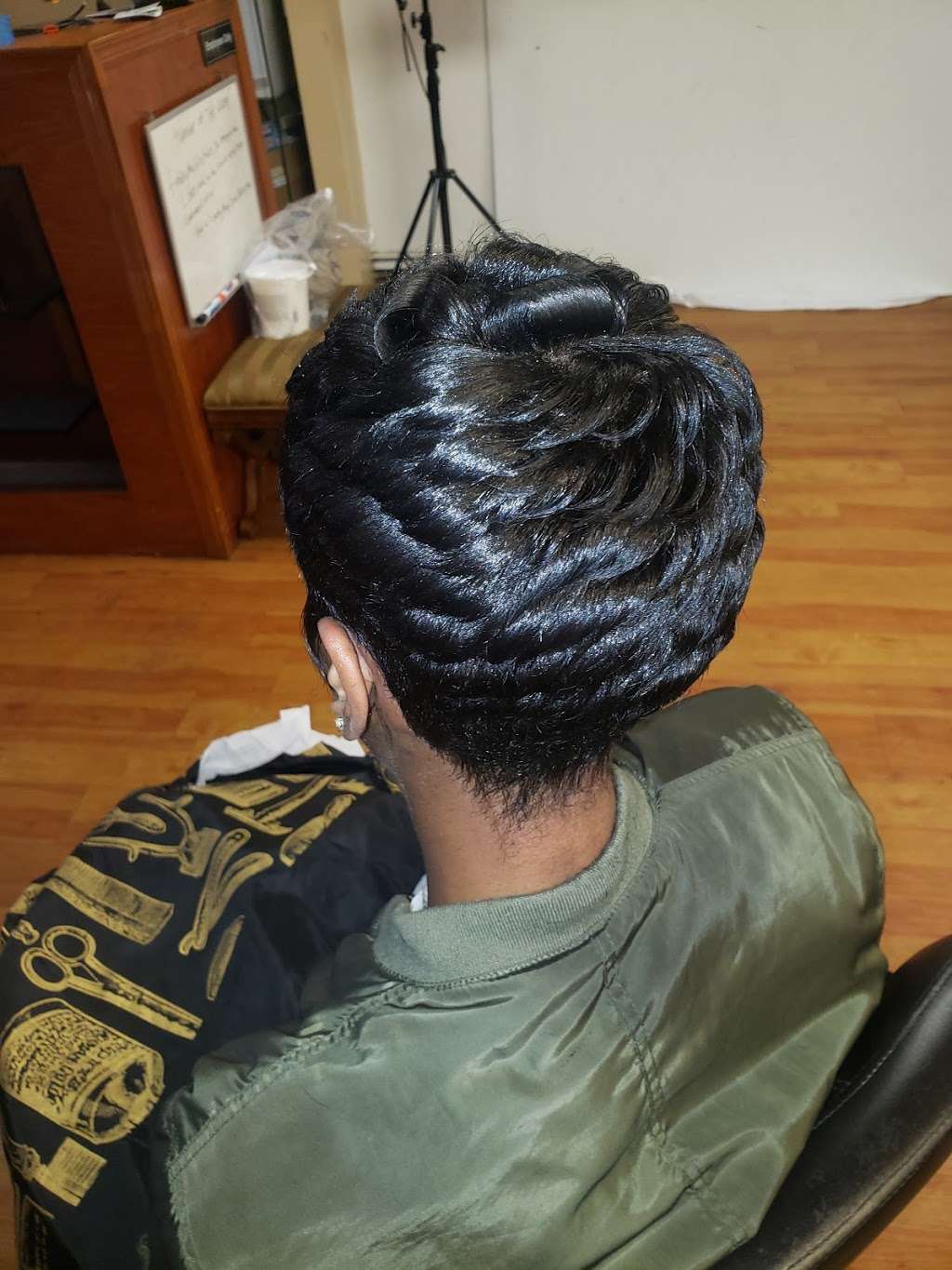 Divine Creations Unisex Salon | 509 S 52nd St #2, Philadelphia, PA 19143 | Phone: (215) 472-7248