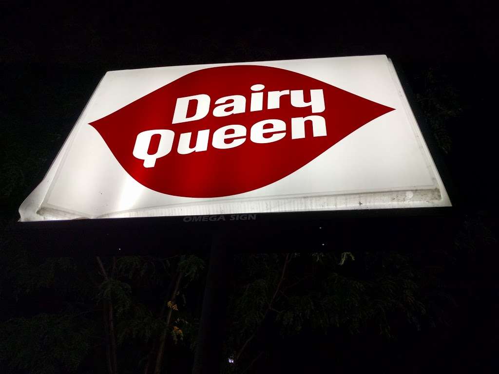 Dairy Queen - Seasonally | 3510 Lake Ave, Wilmette, IL 60091, USA | Phone: (847) 251-8727