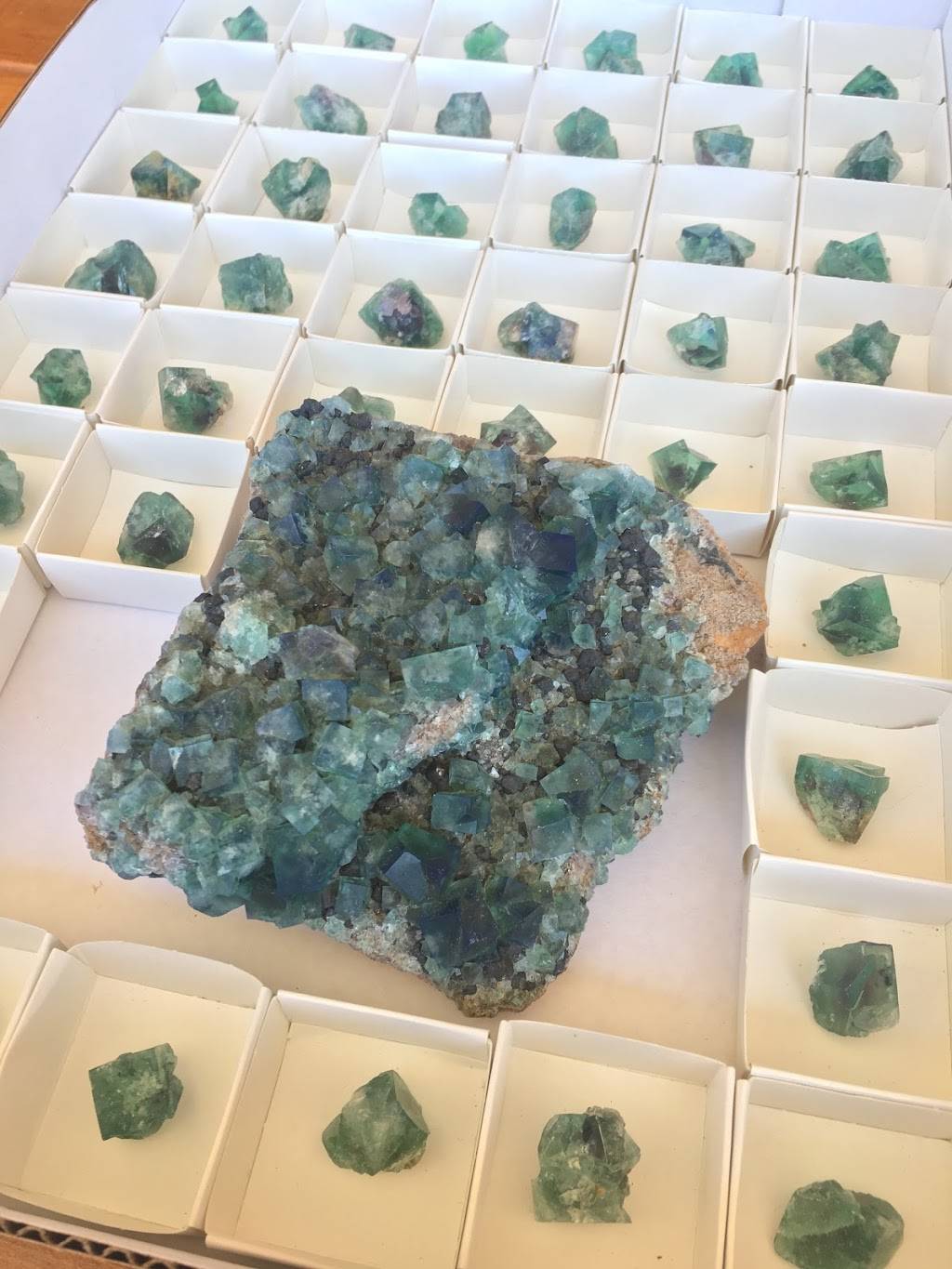 Jaes Gem Mine | 2416 Music Valley Dr #136, Nashville, TN 37214, USA | Phone: (615) 481-7909