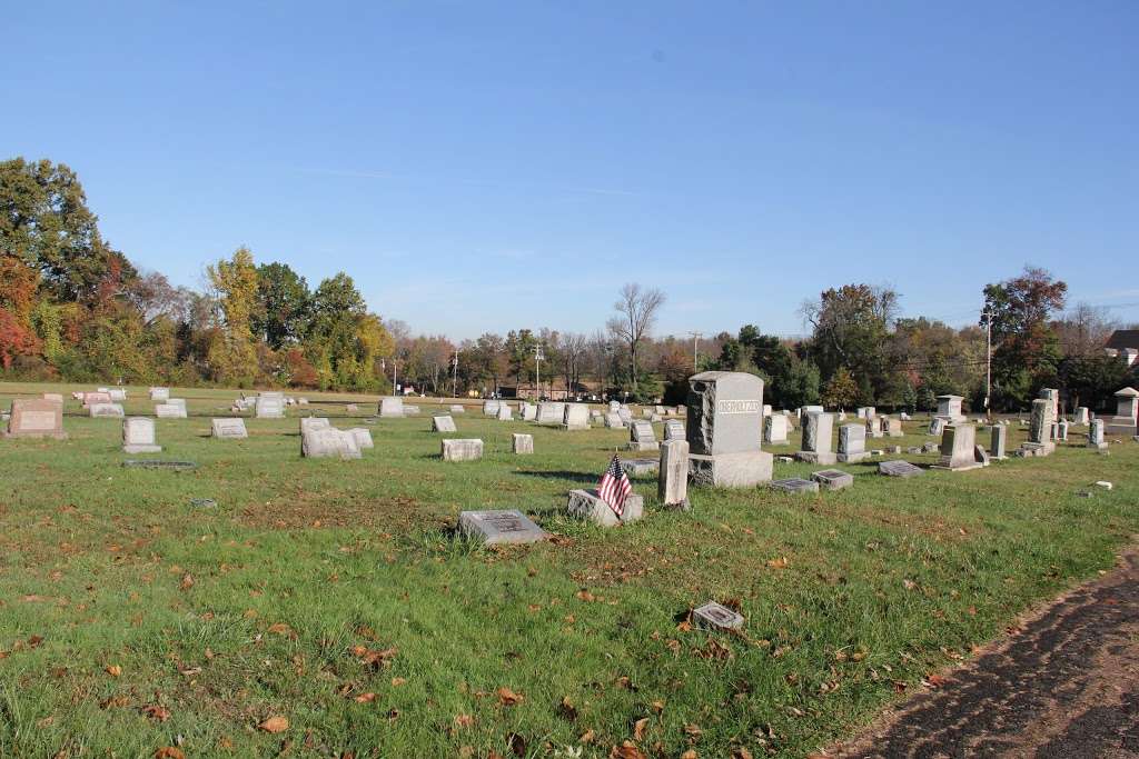 Crossroads Church at Montgomery Cemetery | 510 Bethlehem Pike, Colmar, PA 18915, USA | Phone: (215) 362-0639