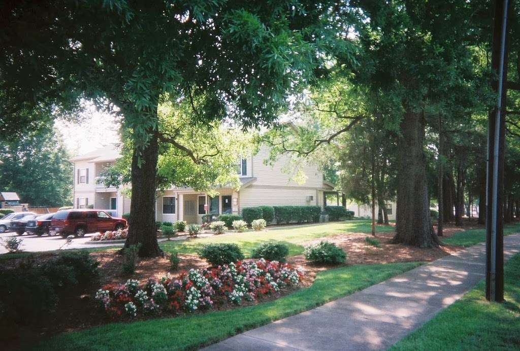 Pleasant View Apartments | 8225 Pence Rd, Charlotte, NC 28215 | Phone: (704) 567-7611