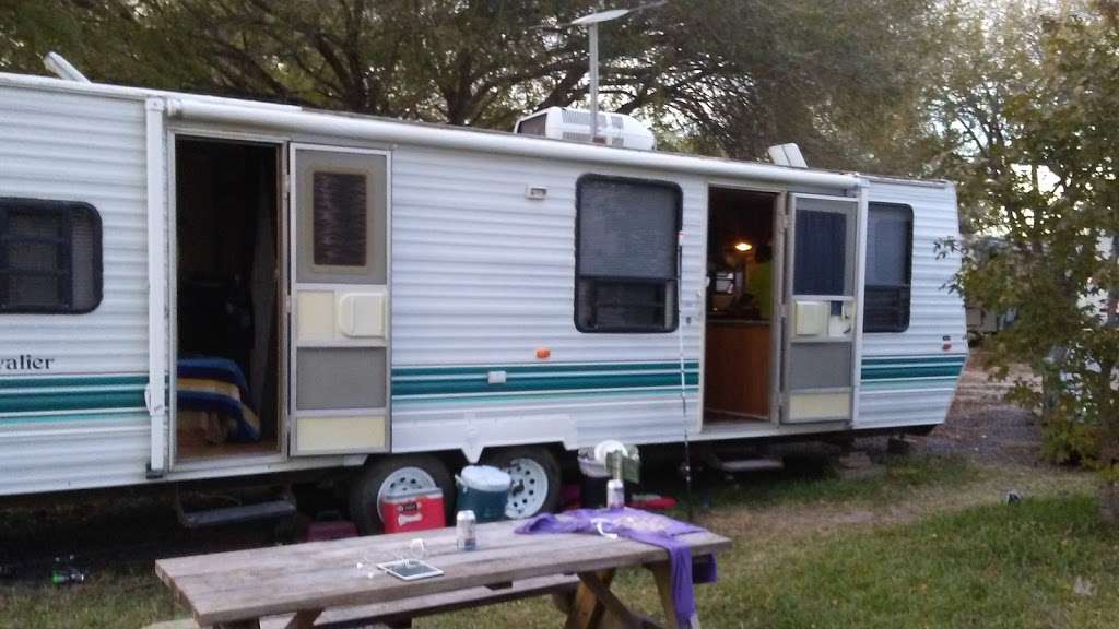 Bayou Campground | 5001 TX-3, Dickinson, TX 77539 | Phone: (281) 534-6119
