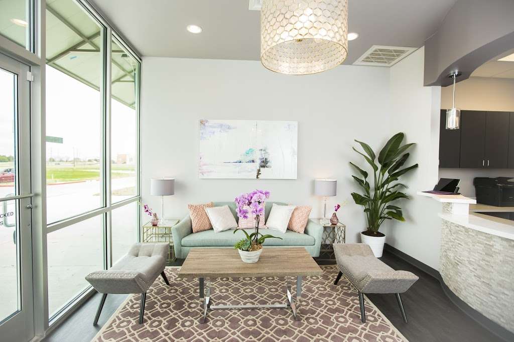 SpringCrest Dental | 824 E Belt Line Rd Suite 100, Cedar Hill, TX 75104, USA | Phone: (469) 736-0111