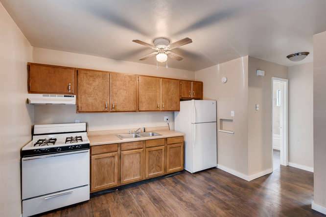 Aspen Creek Apartments | 321 E Brookside St # 27, Colorado Springs, CO 80905, USA | Phone: (719) 247-0046