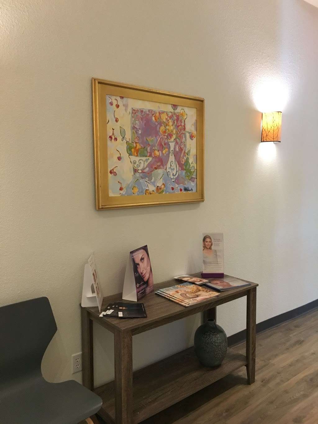 Amici Aesthetics Med Spa | 355 E Parkwood Dr suite b, Friendswood, TX 77546 | Phone: (832) 206-4418