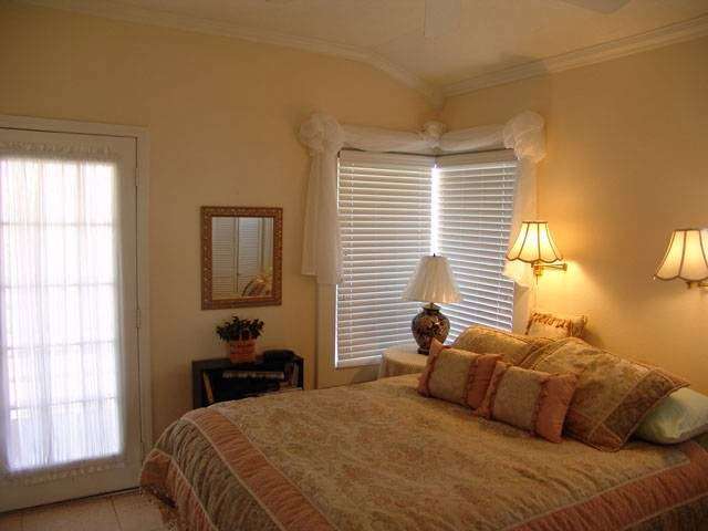 Galveston Beach House Rentals | 330 61st St #215, Galveston, TX 77551, USA | Phone: (713) 240-7892