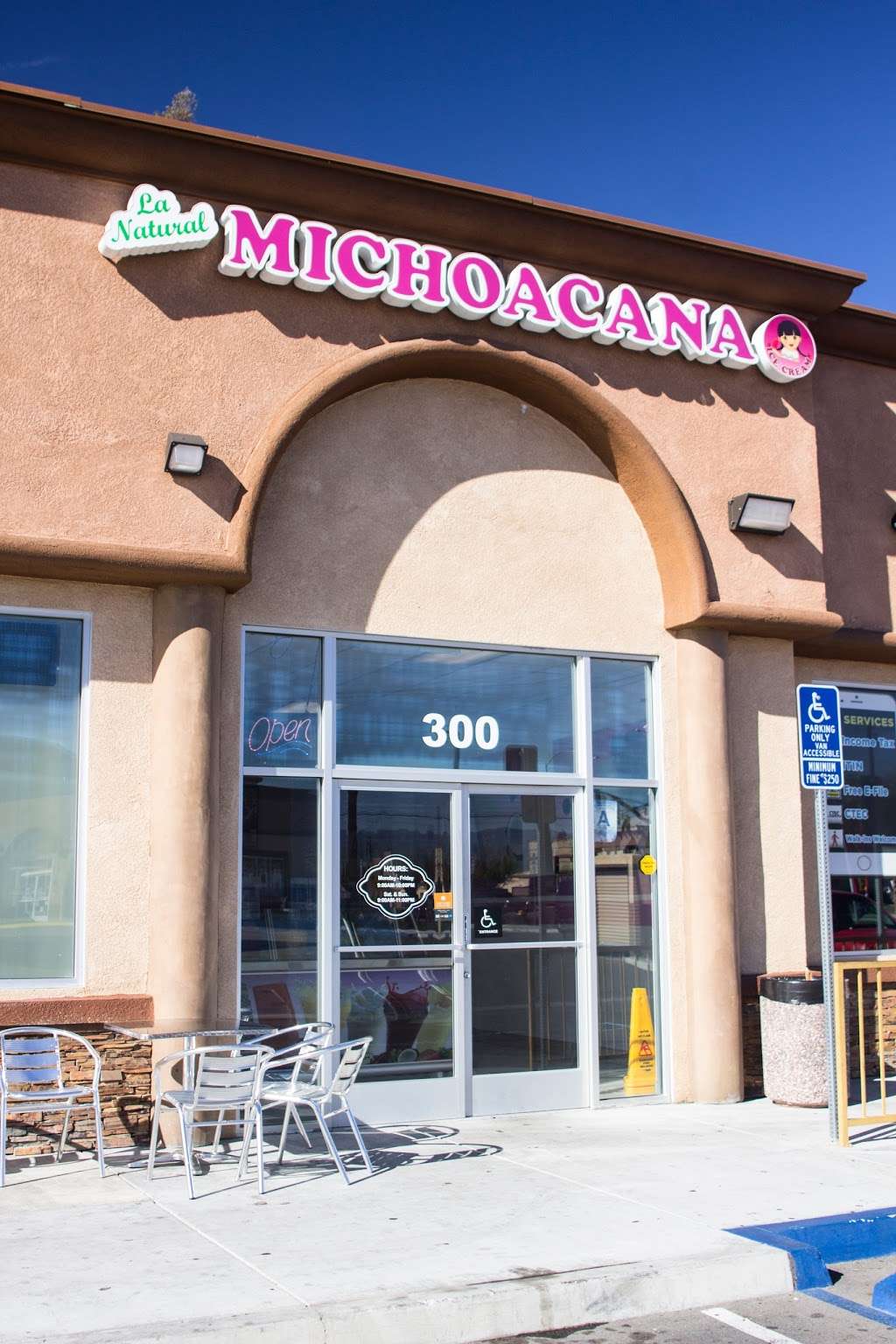 La Natural Michoacana Ice Cream Stop | 16687 Arrow Blvd Suit 300, Fontana, CA 92335, USA | Phone: (909) 365-3098