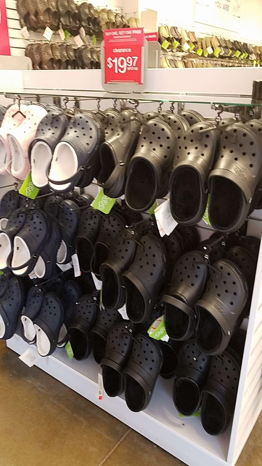 Crocs | 80 Premium Outlets Blvd, Merrimack, NH 03054 | Phone: (603) 429-9800